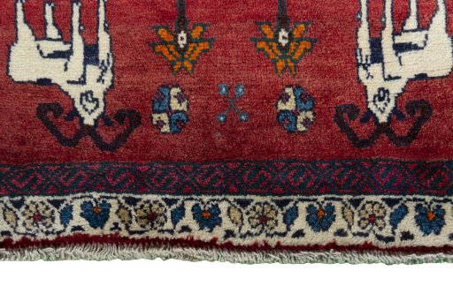 Central medallion detail of 2000s Shiraz rug from Iran / Persia