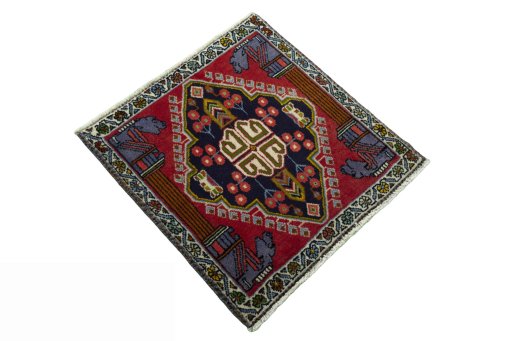 Close-up detail of 2000s Shiraz rug from Iran / Persia showing Wool weave