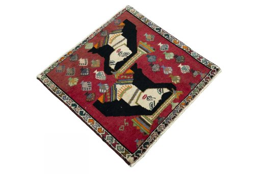 Close-up detail of 2000s Shiraz rug from Iran / Persia showing Wool weave