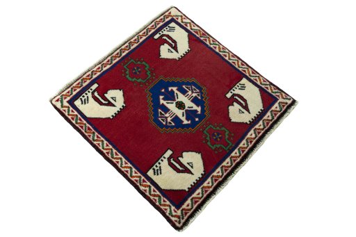 Close-up detail of 2000s Shiraz rug from Iran / Persia showing Wool weave