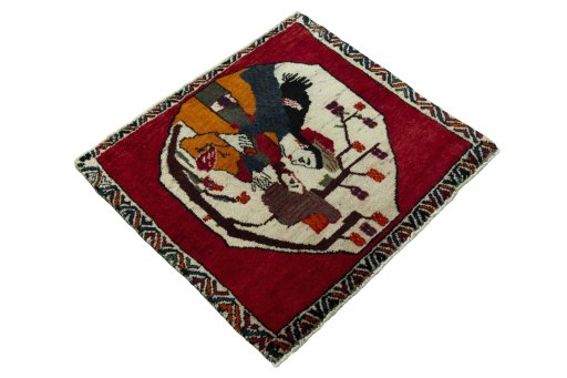 Close-up detail of 2000s Shiraz rug from Iran / Persia showing Wool weave