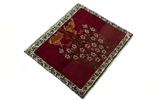 Close-up detail of 2000s Shiraz rug from Iran / Persia showing Wool weave