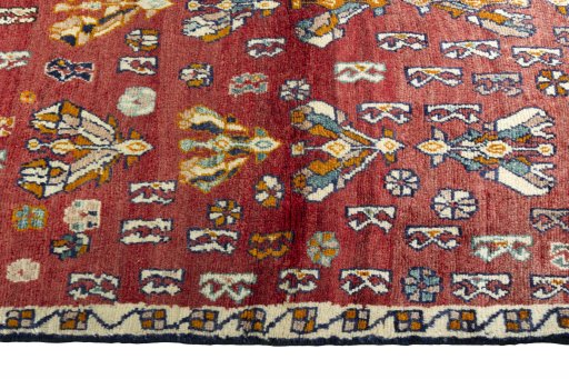 Close-up detail of 2000s Shiraz rug from Iran / Persia showing Wool weave