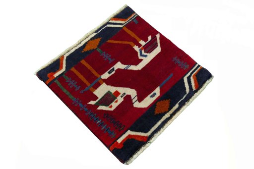 Close-up detail of 2000s Shiraz rug from Iran / Persia showing Wool weave