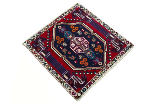 Close-up detail of 2000s Shiraz rug from Iran / Persia showing Wool weave