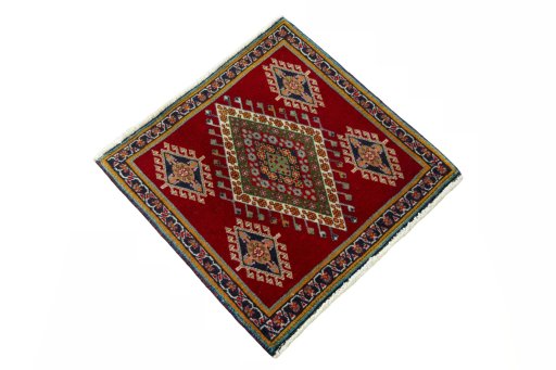 Close-up detail of 2000s Shiraz rug from Iran / Persia showing Wool weave
