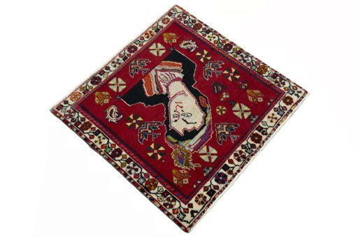 Close-up detail of 2000s Shiraz rug from Iran / Persia showing Wool weave