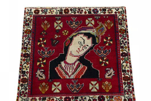 Surface texture of 2000s Shiraz rug with natural Wool and intricate pattern