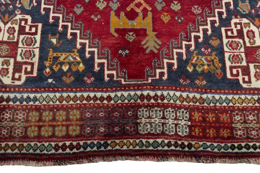 Close-up detail of 2000s Shiraz rug from Iran / Persia showing Wool weave