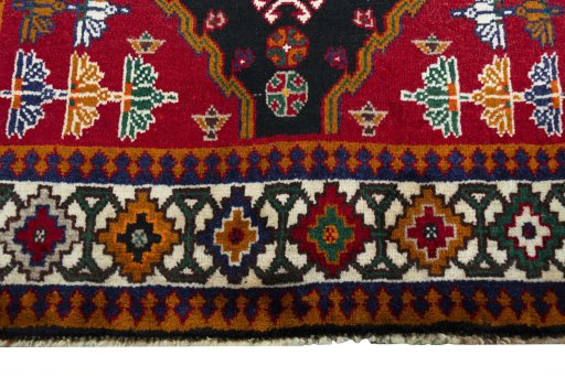 Central medallion detail of 2000s Shiraz rug from Iran / Persia
