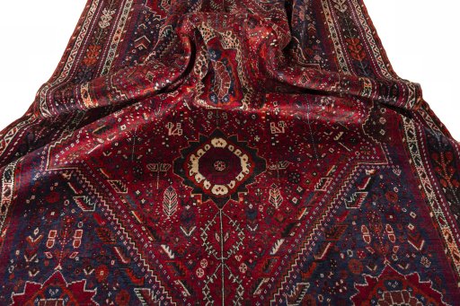Close-up detail of 1970s Shiraz rug from Iran / Persia showing Wool weave