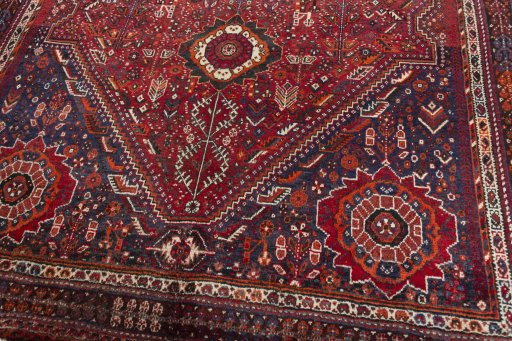 Central medallion detail of 1970s Shiraz rug from Iran / Persia