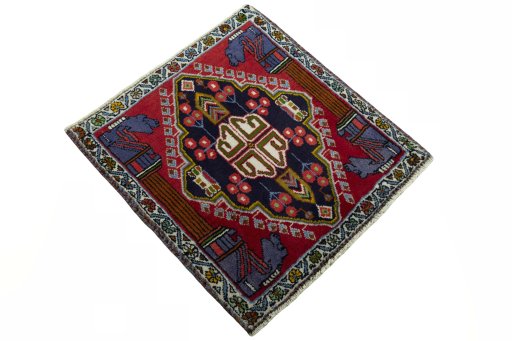 Close-up detail of 2000s Shiraz rug from Iran / Persia showing Wool weave