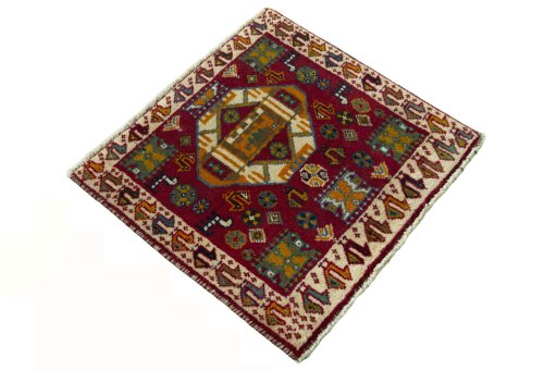 Close-up detail of 2000s Shiraz rug from Iran / Persia showing Wool weave