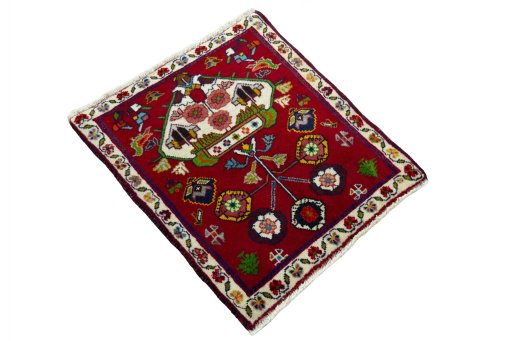Close-up detail of 2000s Shiraz rug from Iran / Persia showing Wool weave