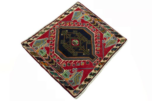 Close-up detail of 2000s Shiraz rug from Iran / Persia showing Wool weave