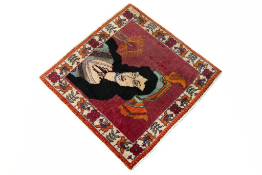 Close-up detail of 2000s Shiraz rug from Iran / Persia showing Wool weave