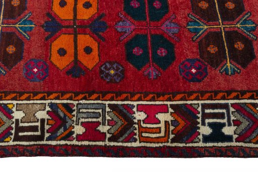 Close-up detail of 2000s Shiraz rug from Iran / Persia showing Wool weave