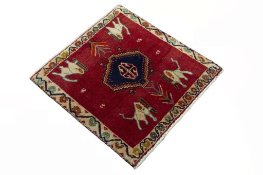 Close-up detail of 2000s Shiraz rug from Iran / Persia showing Wool weave