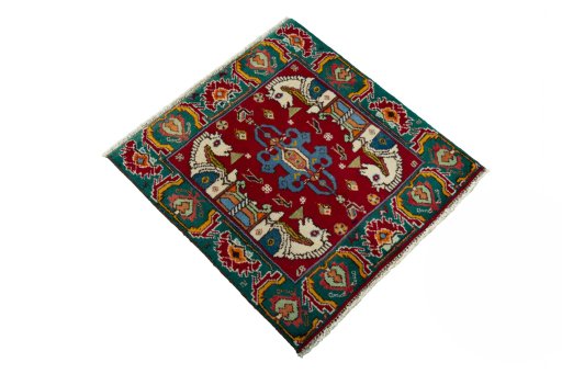 Close-up detail of 2000s Shiraz rug from Iran / Persia showing Wool weave