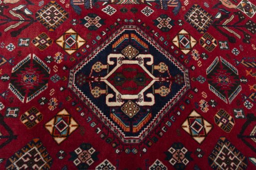 Central medallion detail of 2000s Shiraz rug from Iran / Persia