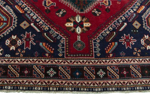 Close-up detail of 2000s Shiraz rug from Iran / Persia showing Wool weave