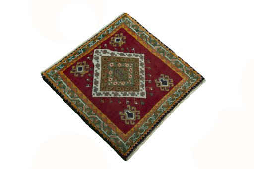 Close-up detail of 2000s Shiraz rug from Iran / Persia showing Wool weave