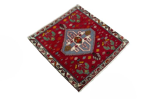 Close-up detail of 2000s Shiraz rug from Iran / Persia showing Wool weave