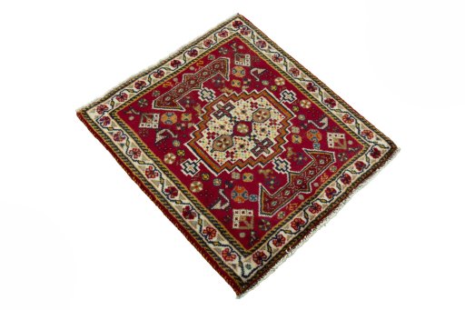 Close-up detail of 2000s Shiraz rug from Iran / Persia showing Wool weave