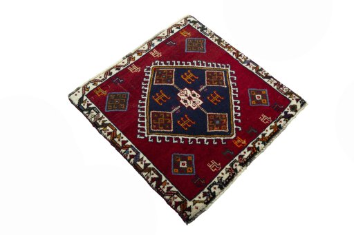 Close-up detail of 2000s Shiraz rug from Iran / Persia showing Wool weave