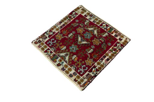 Corner detail of 2000s Shiraz rug showing border pattern and Wool pile