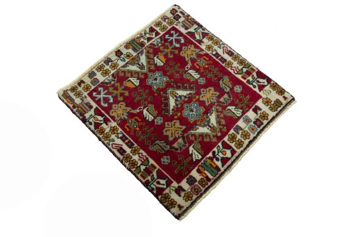 Close-up detail of 2000s Shiraz rug from Iran / Persia showing Wool weave