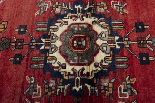 Central medallion detail of 2000s Shiraz rug from Iran / Persia