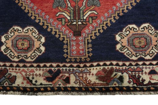 Close-up detail of 2000s Shiraz rug from Iran / Persia showing Wool weave