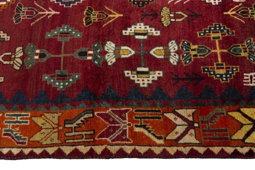 Close-up detail of 2000s Shiraz rug from Iran / Persia showing Wool weave