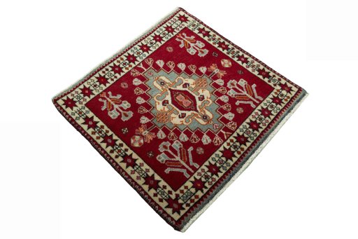 Close-up detail of 2000s Shiraz rug from Iran / Persia showing Wool weave