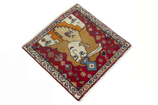 Close-up detail of 2000s Shiraz rug from Iran / Persia showing Wool weave