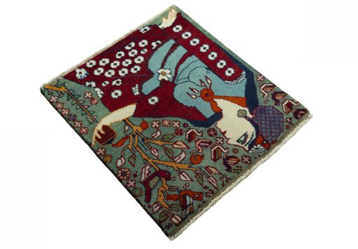 Close-up detail of 2000s Shiraz rug from Iran / Persia showing Wool weave