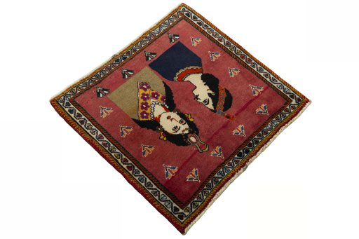 Close-up detail of 2000s Shiraz rug from Iran / Persia showing Wool weave