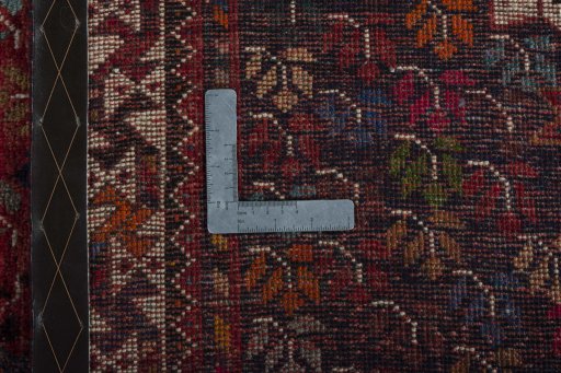 Close-up detail of 1970s Shiraz rug from Iran / Persia showing Wool weave