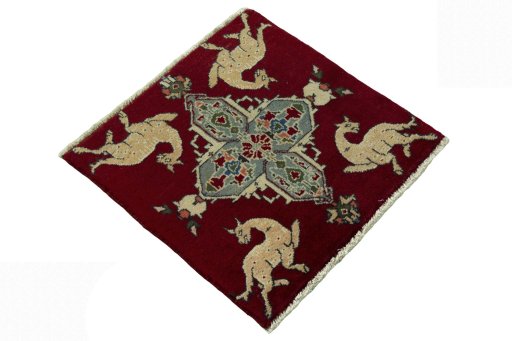 Close-up detail of 2000s Shiraz rug from Iran / Persia showing Wool weave