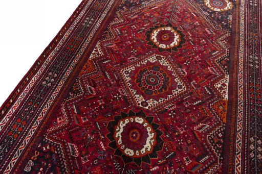 Close-up detail of 1970s Shiraz rug from Iran / Persia showing Wool weave