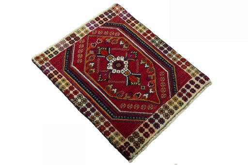 Close-up detail of 2000s Shiraz rug from Iran / Persia showing Wool weave