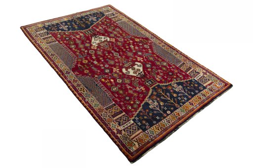 Close-up detail of 2000s Shiraz rug from Iran / Persia showing Wool weave