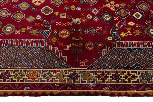 Close-up detail of 2000s Shiraz rug from Iran / Persia showing Wool weave
