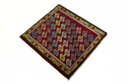 Close-up detail of 2000s Shiraz rug from Iran / Persia showing Wool weave