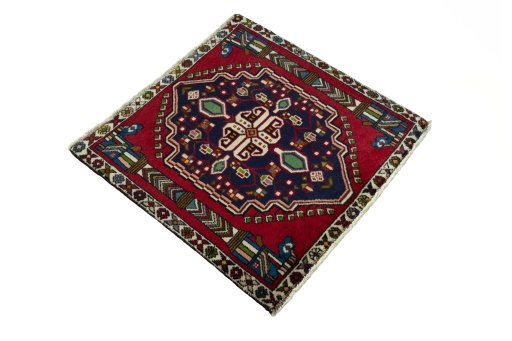 Close-up detail of 2000s Shiraz rug from Iran / Persia showing Wool weave