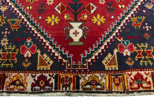 Close-up detail of 2000s Shiraz rug from Iran / Persia showing Wool weave