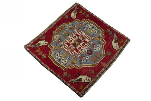 Close-up detail of 2000s Shiraz rug from Iran / Persia showing Wool weave