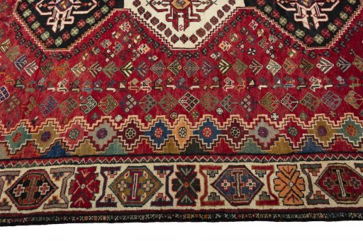 Close-up detail of 2000s Shiraz rug from Iran / Persia showing Wool weave